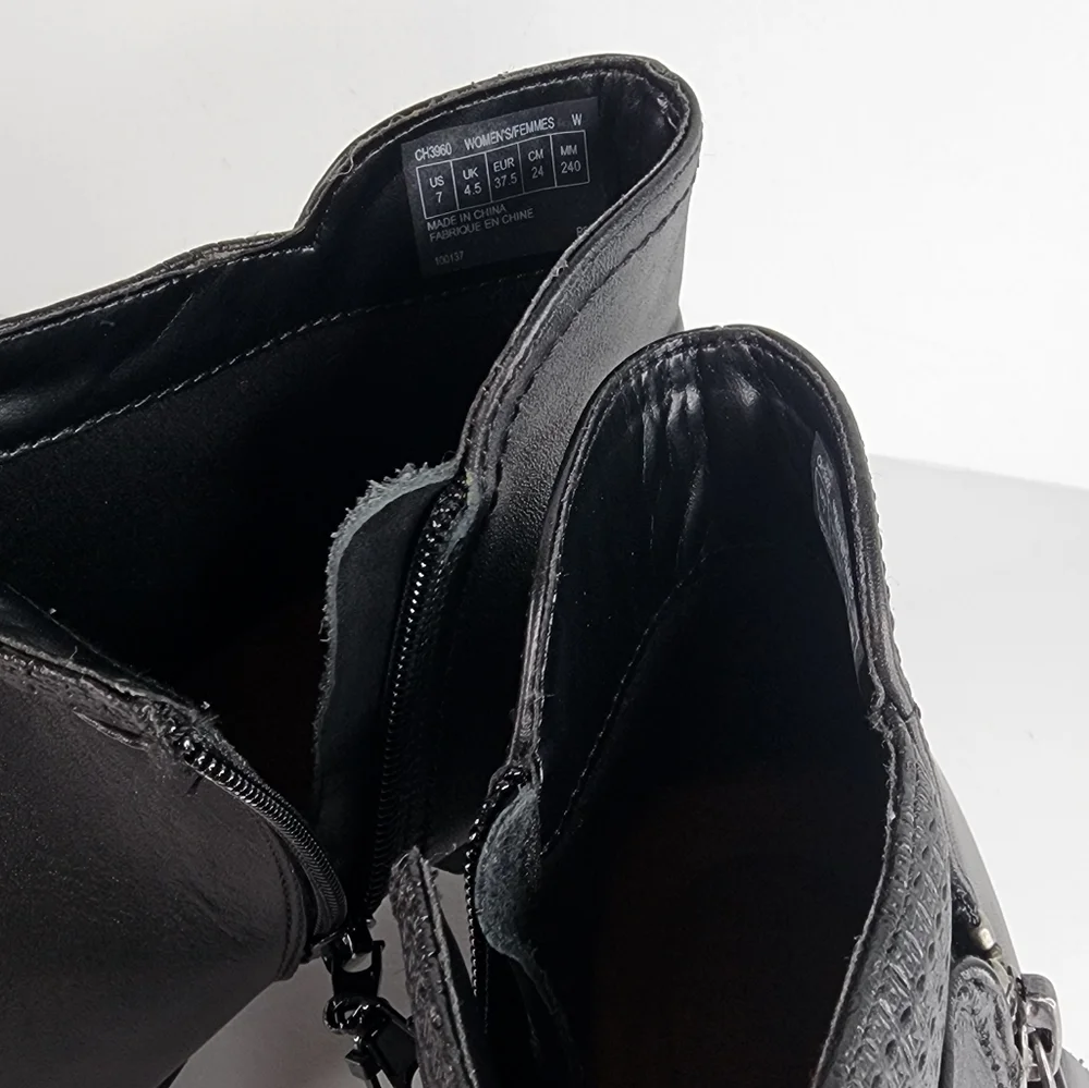 ROCKPORT Womens Carly Bootie. Black